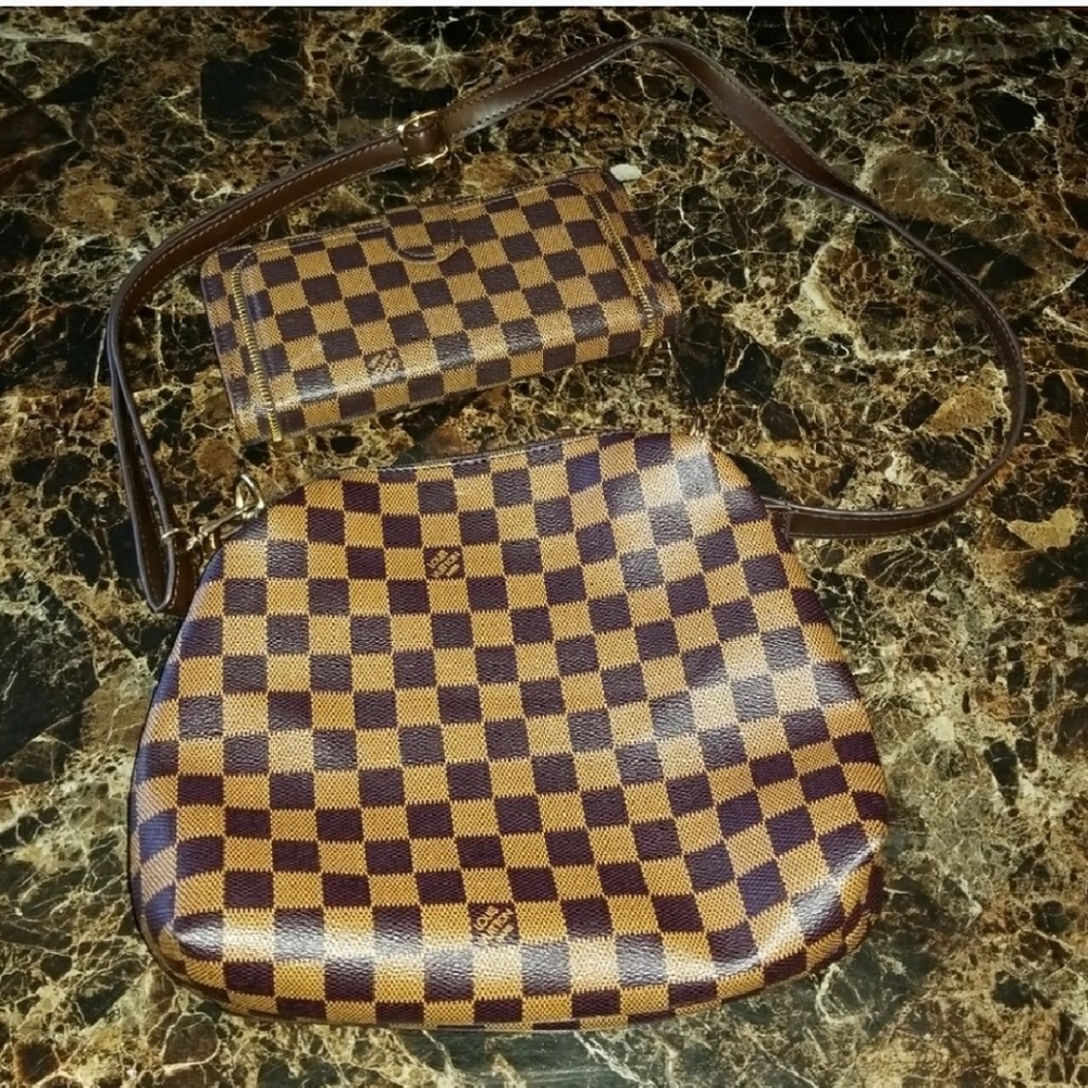 Adorable set. Wallet included.
